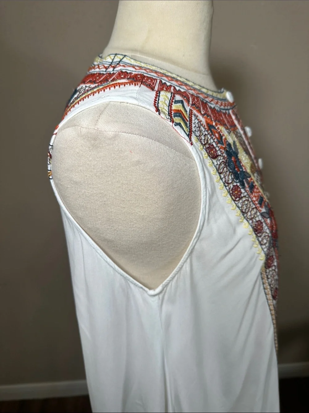 John Mark S White Sleeveless Blouse Top Embroidered Aztec Boho Flared Oversized